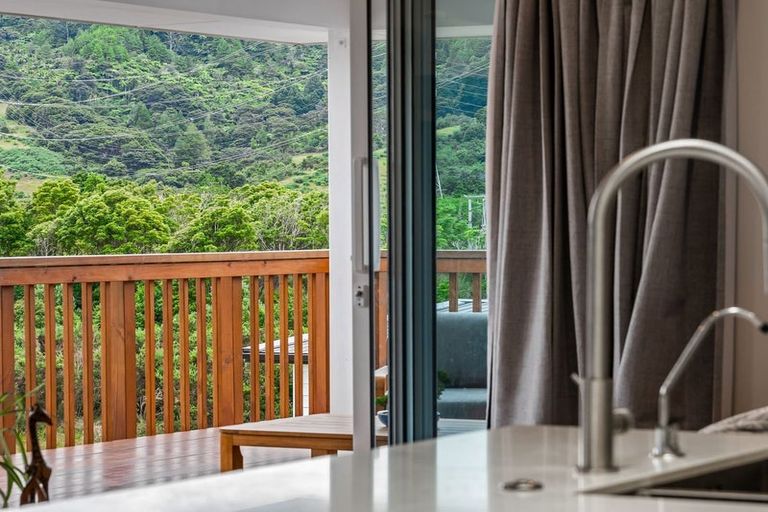 Photo of property in 37 Josh Road, Huapai, Kumeu, 0810