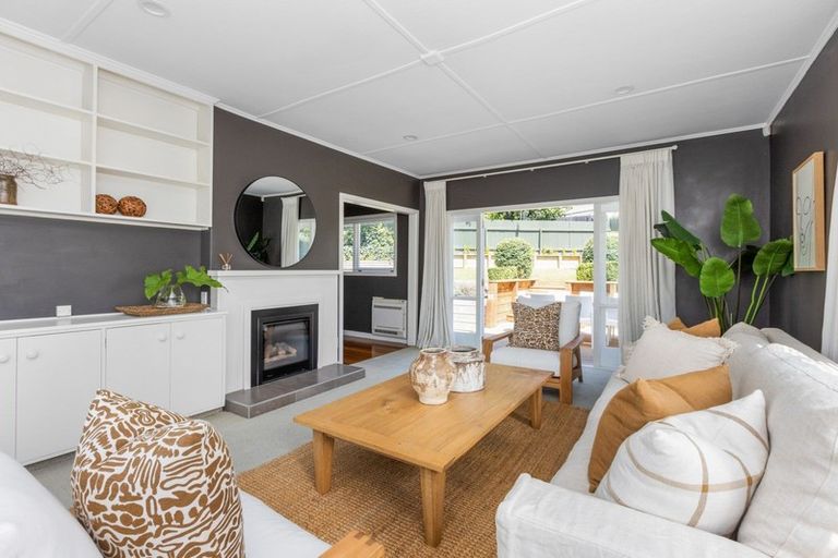 Photo of property in 16 Simla Avenue, Havelock North, 4130