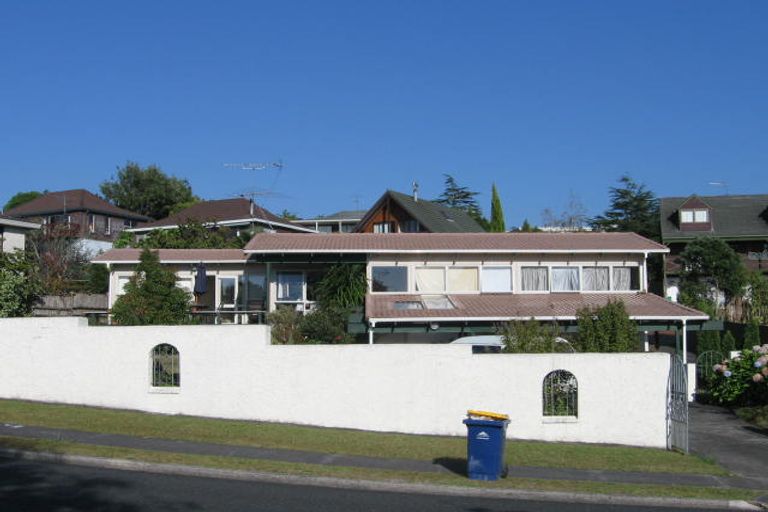 Photo of property in 121 Stapleford Crescent, Browns Bay, Auckland, 0630