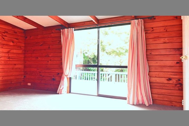 Photo of property in 2/49 Larnoch Road, Henderson, Auckland, 0610