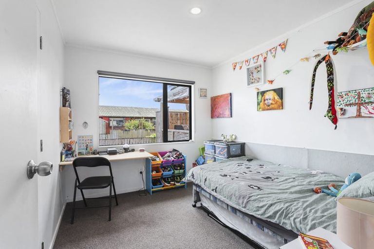 Photo of property in 49 Springs Road, Parakai, 0830