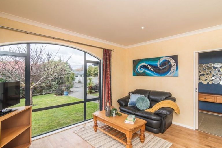 Photo of property in 21 Regent Drive, Paraparaumu Beach, Paraparaumu, 5032