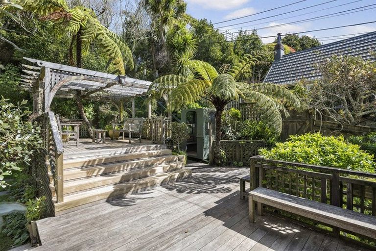 Photo of property in 129 Upland Road, Kelburn, Wellington, 6012