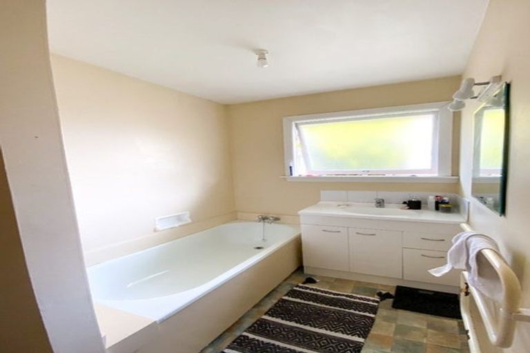 Photo of property in 2/164 Waimairi Road, Ilam, Christchurch, 8041