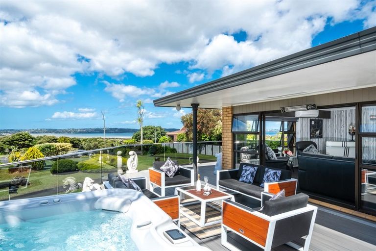 Photo of property in 161 Luckens Road, West Harbour, Auckland, 0618