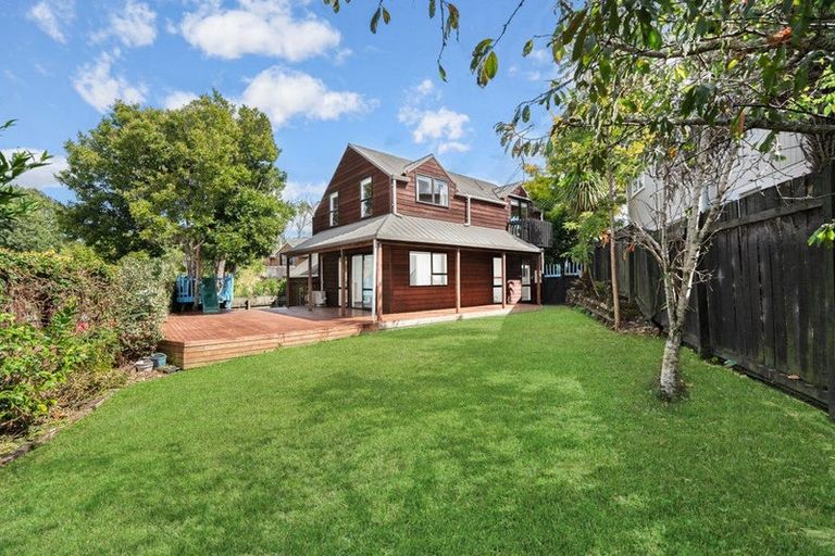 Photo of property in 2/35 Jaemont Avenue, Te Atatu South, Auckland, 0610