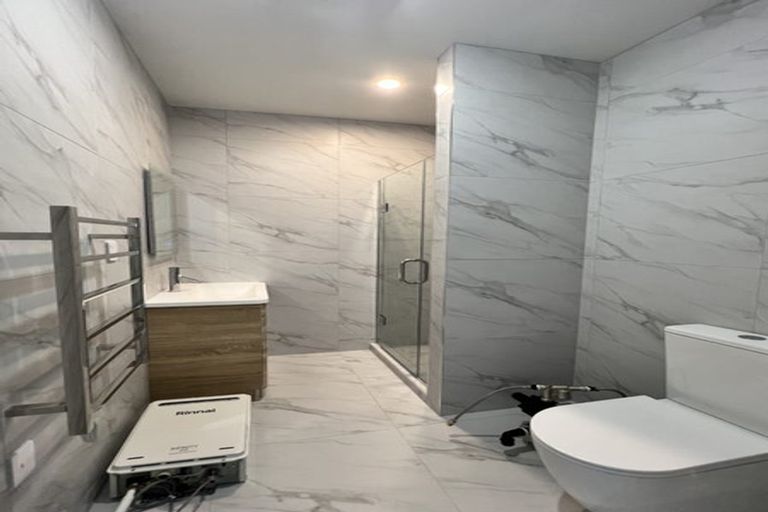 Photo of property in 28 Neretva Avenue, Massey, Auckland, 0614