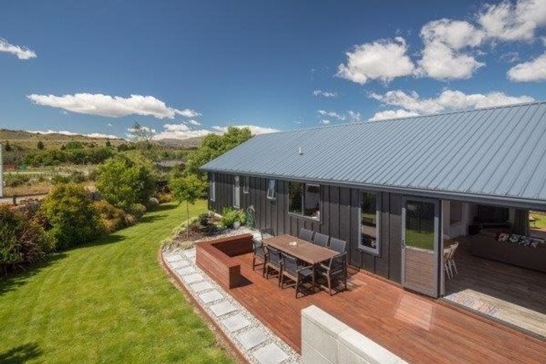 Photo of property in 25 Frye Crescent, Albert Town, Wanaka, 9305