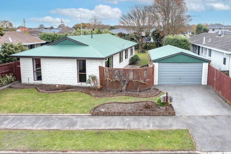 Photo of property in 12 Te Maru Place, Redwood, Christchurch, 8051