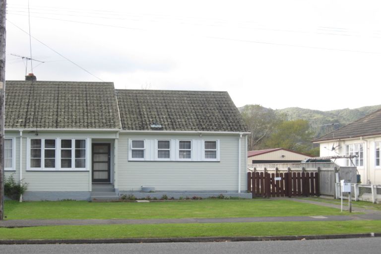 Photo of property in 83 Waddington Drive, Naenae, Lower Hutt, 5011