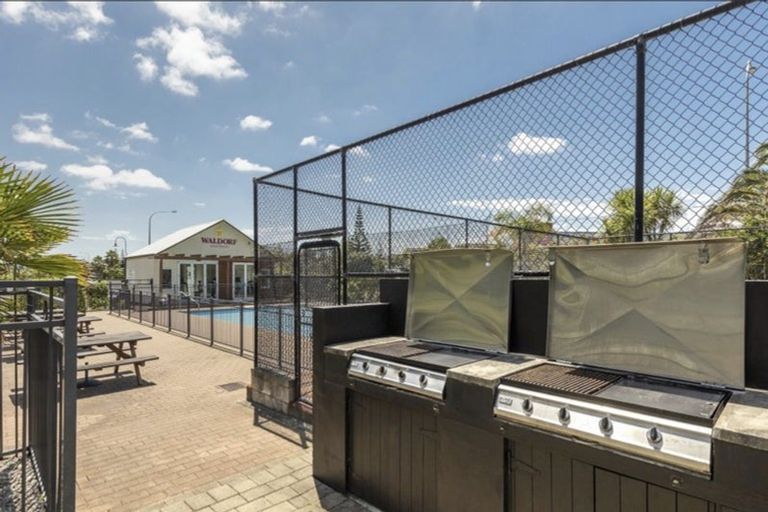 Photo of property in 5 Opito Way, East Tamaki, Auckland, 2013