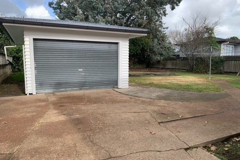 Photo of property in 44 Tiraumea Drive, Pakuranga, Auckland, 2010