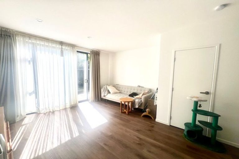 Photo of property in 10 Rara Lane, Manukau, Auckland, 2104