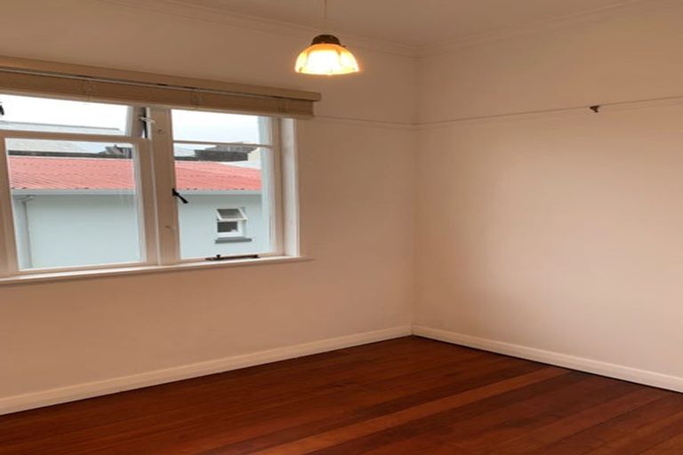 Photo of property in 1/64 Victoria Road, Devonport, Auckland, 0624