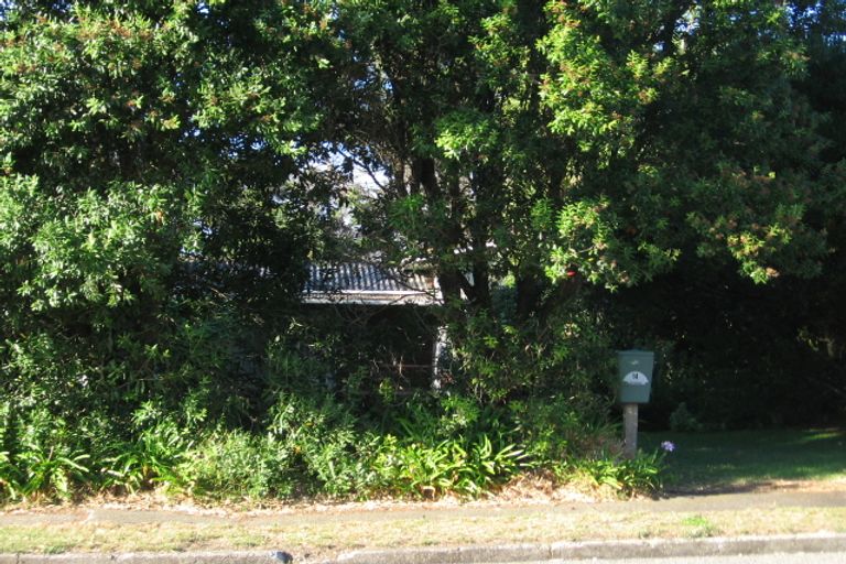 Photo of property in 14 Atua Street, Waikanae Beach, Waikanae, 5036