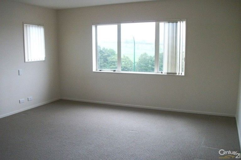 Photo of property in 22 Terrasini Drive, Flat Bush, Auckland, 2019