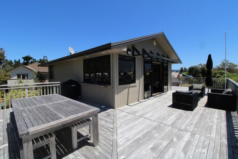 Photo of property in 112 Winslow Place, Matarangi, Whitianga, 3592