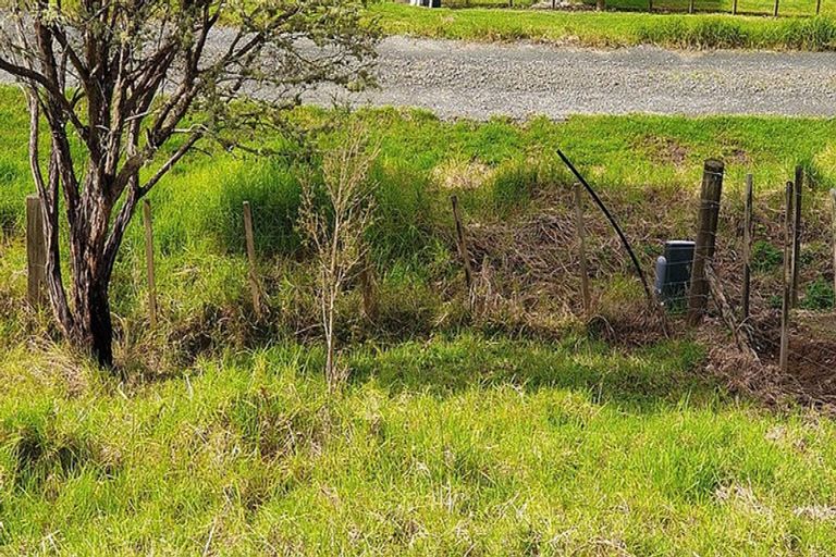 Photo of property in 79 Gorge Road, Maungaturoto, 0520