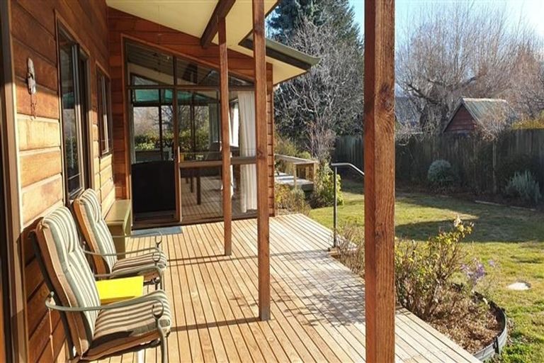 Photo of property in 152 Beacon Point Road, Wanaka, 9305