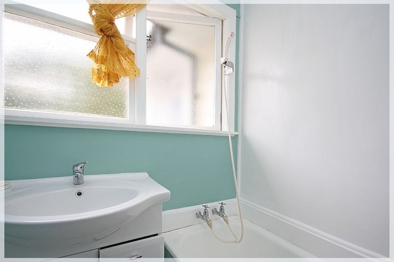 Photo of property in 13 Hinemoa Street, Levin, 5510