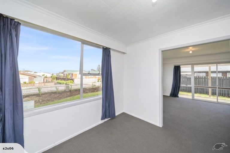 Photo of property in 10 Naumai Place, Spotswood, New Plymouth, 4310