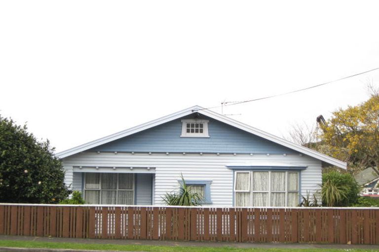 Photo of property in 9 Kitchener Terrace, Moturoa, New Plymouth, 4310