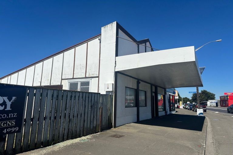 Photo of property in 80 Oxford Street, Levin, 5510
