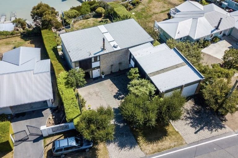 Photo of property in 417 Marine Drive, Charteris Bay, Lyttelton, 8971