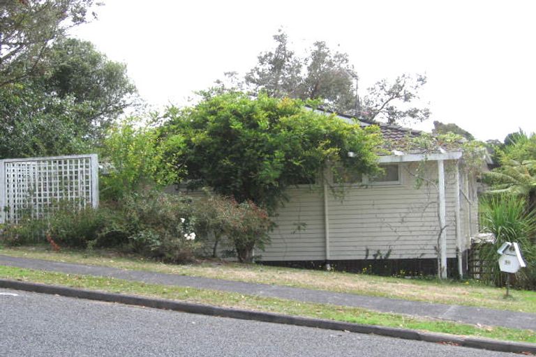 Photo of property in 2/46 Weatherly Road, Torbay, Auckland, 0630