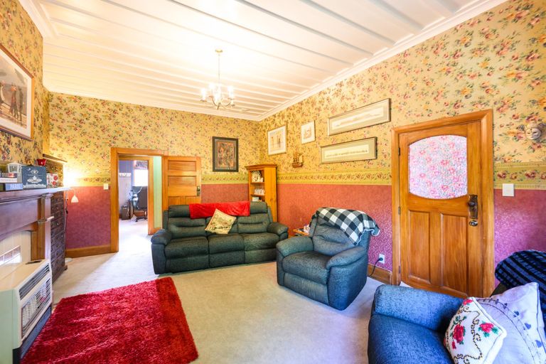 Photo of property in 74 Pitama Road, Awapuni, Palmerston North, 4412