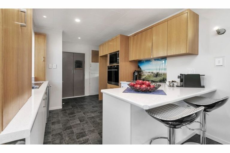Photo of property in 4 Chamberlain Road, Massey, Auckland, 0614