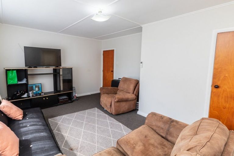 Photo of property in 12 Hiwi Crescent, Titahi Bay, Porirua, 5022