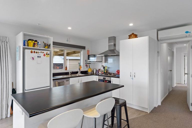 Photo of property in 24 Strathnaver Glen, Waikawa Beach, Levin, 5573