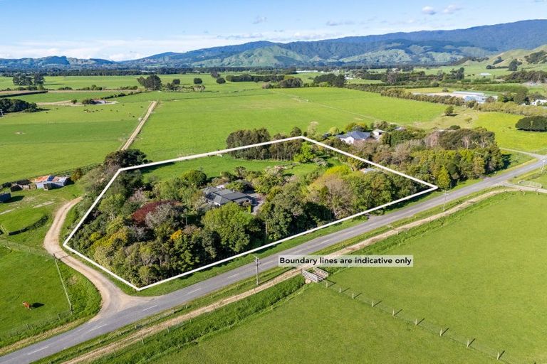 Photo of property in 81 Hautere Cross Road, Te Horo, Otaki, 5582
