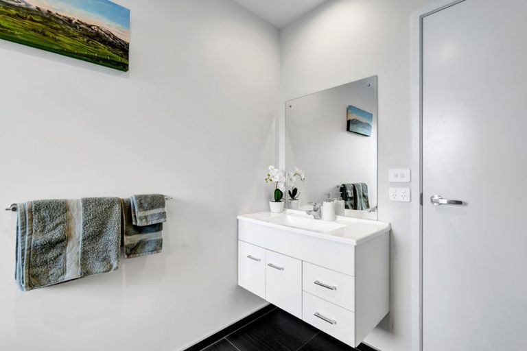 Photo of property in 15 Keene Drive, Bell Block, New Plymouth, 4312