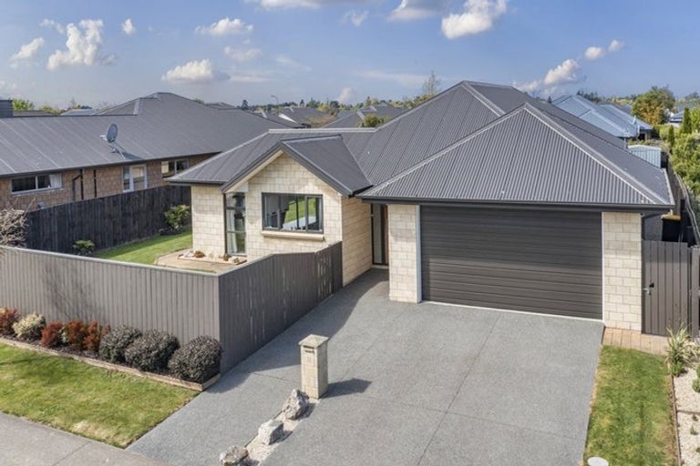 Photo of property in 32 Kotare Avenue, Rangiora, 7400