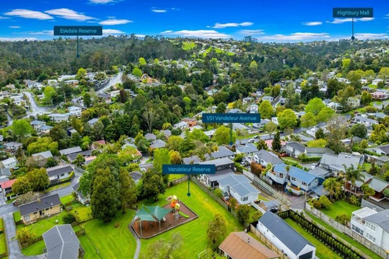 Photo of property in 1/51 Vandeleur Avenue, Birkdale, Auckland, 0626