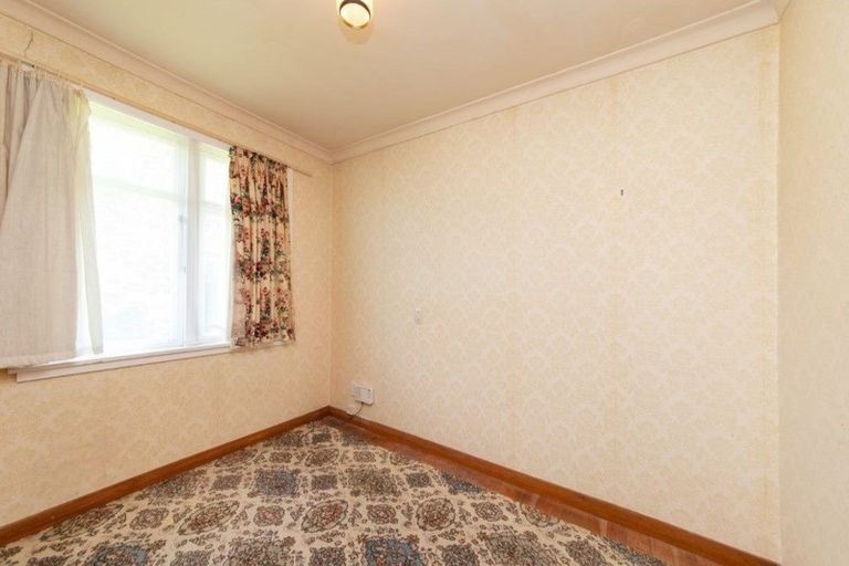 Photo of property in 2 York Place, Awapuni, Palmerston North, 4412