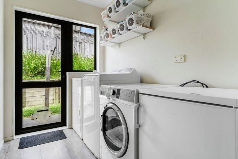 Photo of property in 36a Westerham Drive, Dannemora, Auckland, 2016