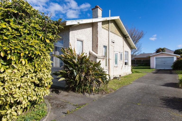 Photo of property in 10 Allardice Street, Dannevirke, 4930