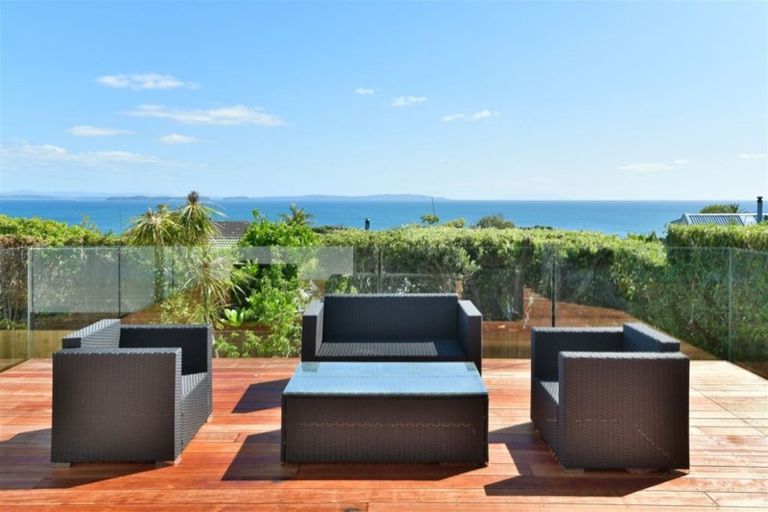 Photo of property in 1376 Whangaparaoa Road, Army Bay, Whangaparaoa, 0930