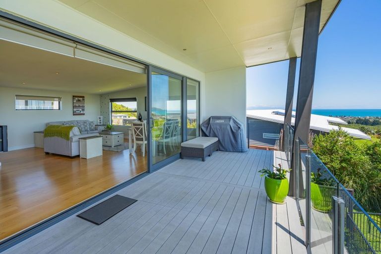Photo of property in 7 Ocean Vista Lane, Paraparaumu, 5032