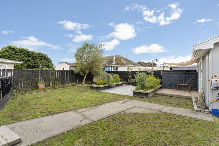 Photo of property in 16 Totara Street, Otaki, 5512