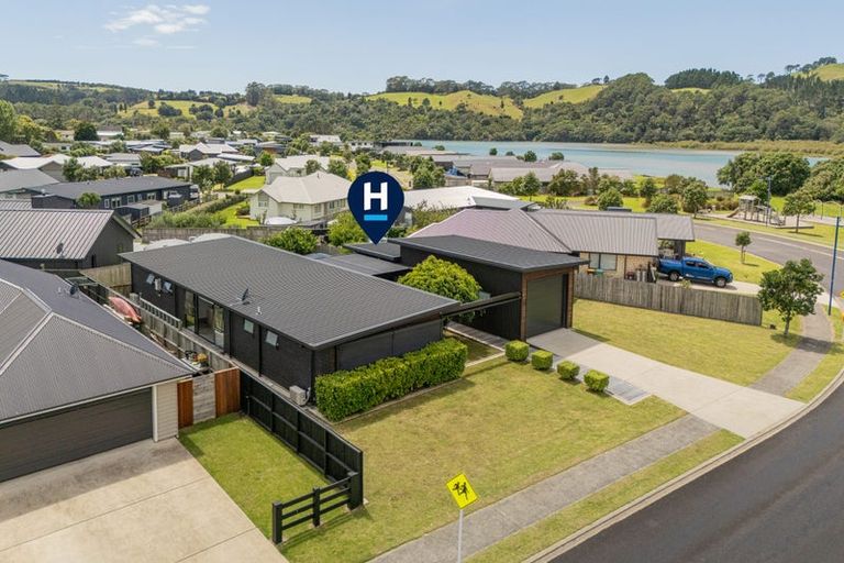 Photo of property in 31 Longreach Drive, Cooks Beach, Whitianga, 3591