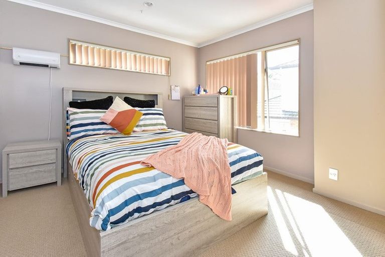 Photo of property in 27 Crossandra Drive, Mangere, Auckland, 2022