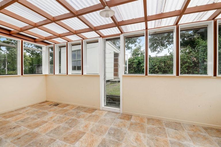 Photo of property in 13 Makiri Street, Helensville, 0800