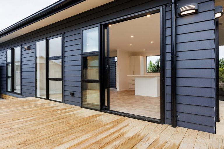 Photo of property in 33 Botanical Road, Takaro, Palmerston North, 4412