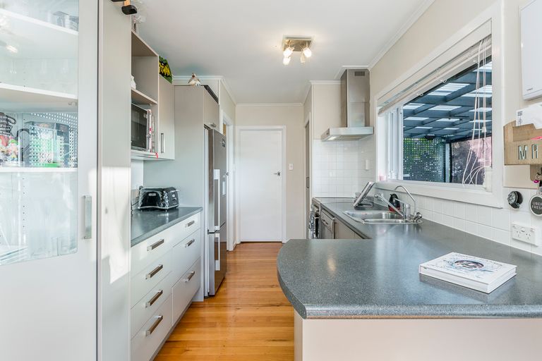 Photo of property in 44 Hepburn Road, Glendene, Auckland, 0602