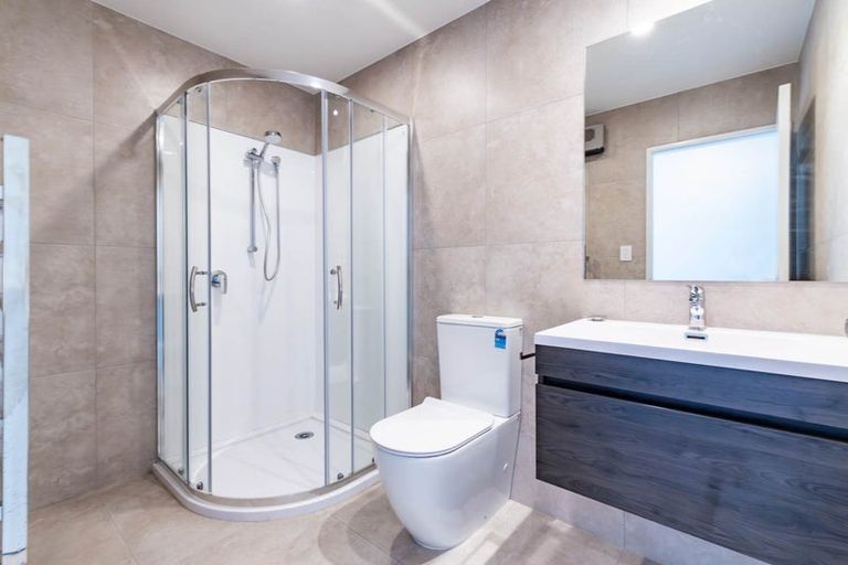 Photo of property in 3/82 Rosewarne Crescent, Glendene, Auckland, 0602