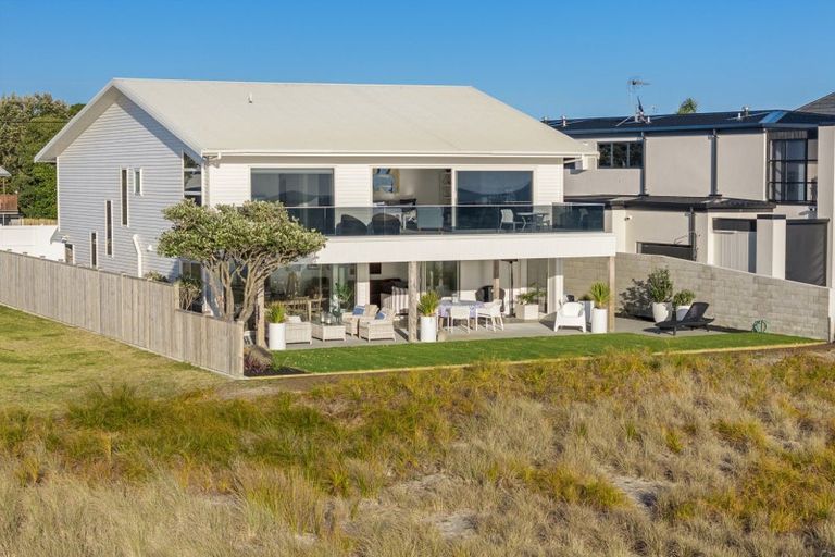 Photo of property in 85 Karewa Parade, Papamoa Beach, Papamoa, 3118